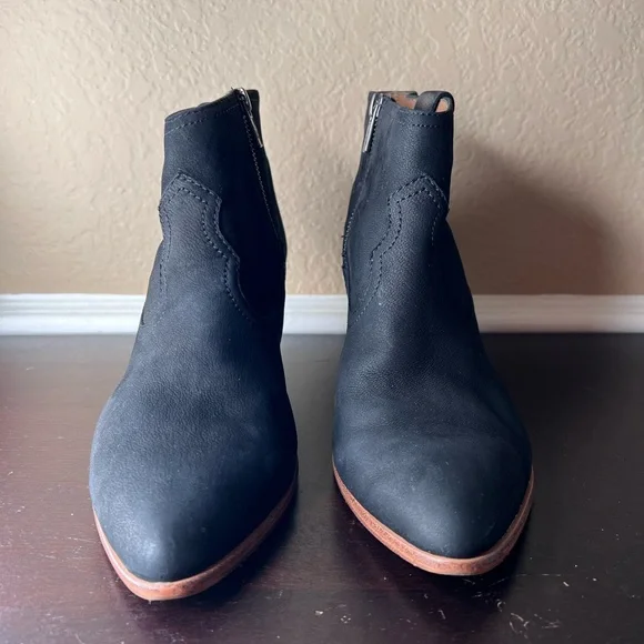 Vintage Fashion US 9.5 Frye Reina Black Suede Leather Shoe / Bootie / Ankle Boot